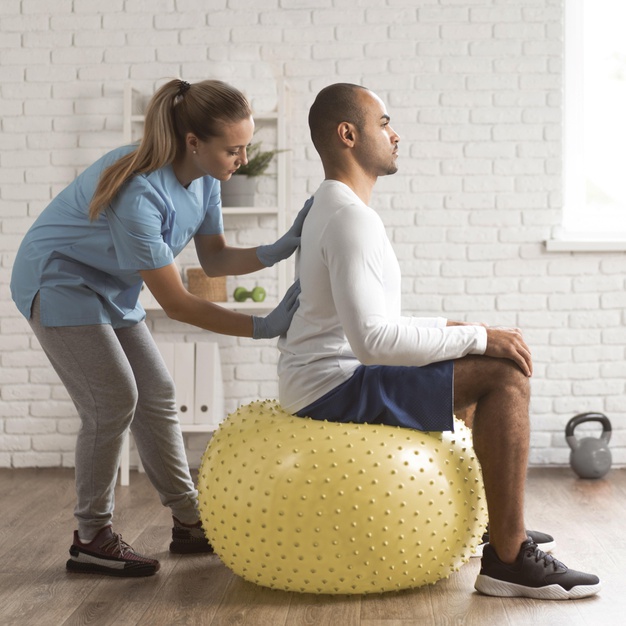 Imagem de uma fisioterapeuta